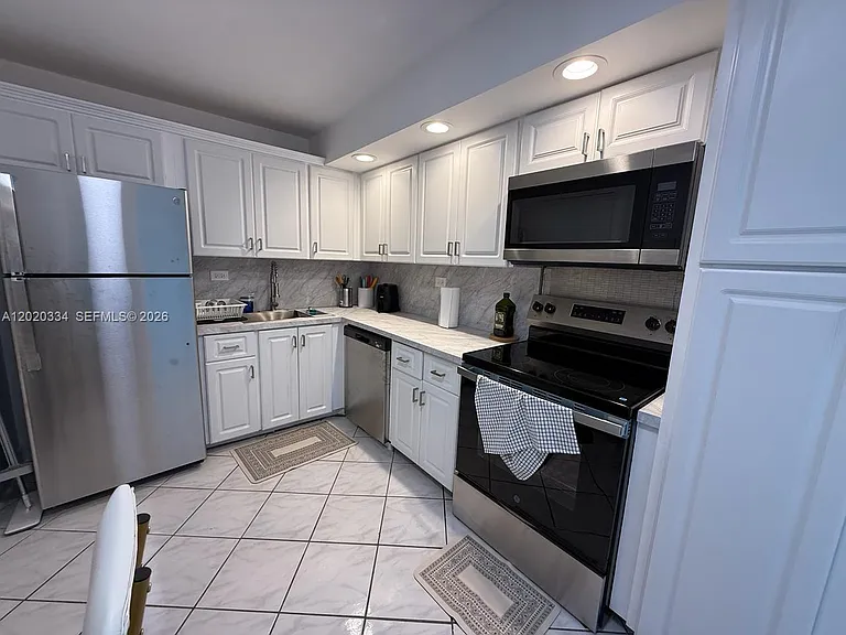 6039 Collins Ave #1236 — Photo 7