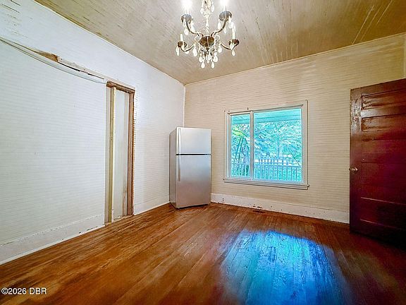 23rd image of 1150 Sage St