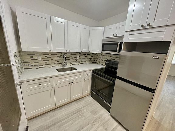 3rd image of 218 Santillane Ave APT 5