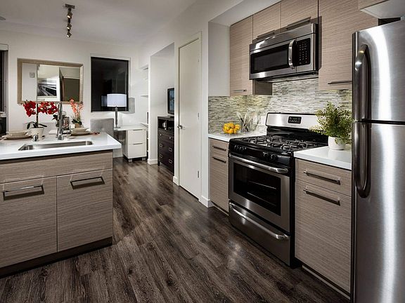 2nd image of 1318 2nd St APT 409