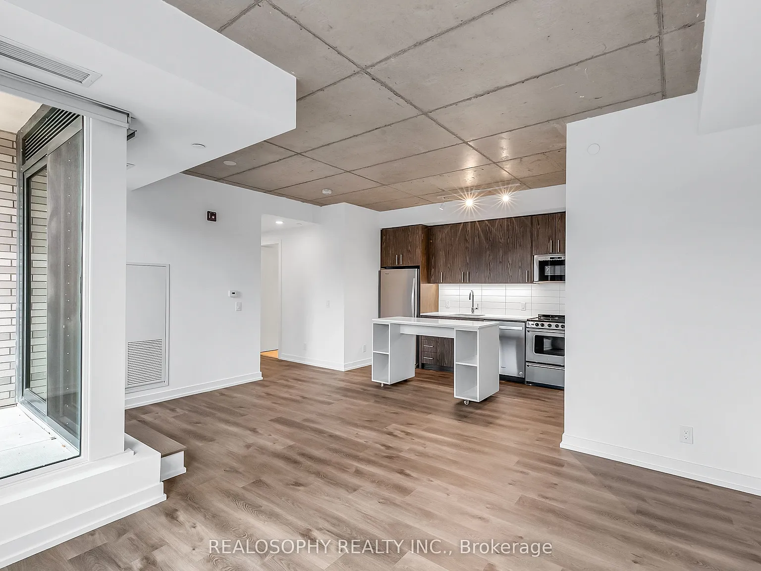 2 bed, $3,300 — Photo 2