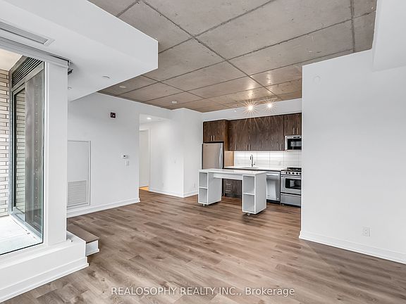 2nd image of 115 Larchmount Ave #403
