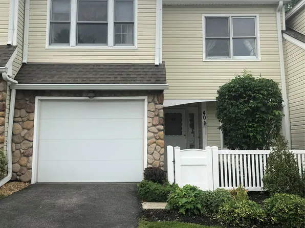 40 Spruce Ridge Drive, Fishkill, NY 12524