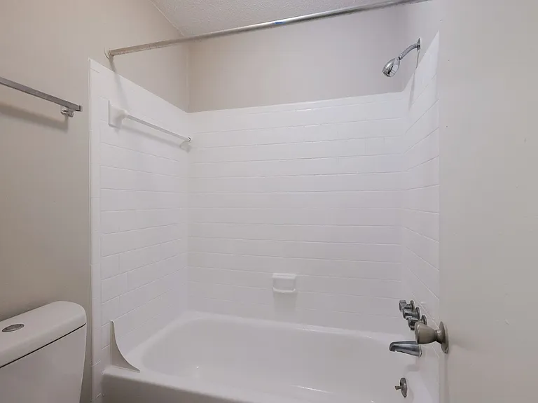 Hampton Hall | Comfort, Convenience, & Community All In One — Photo 106
