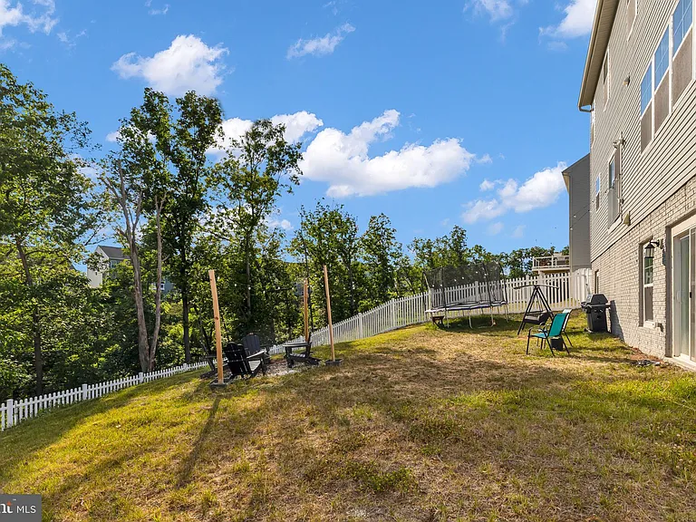 131 Thornton Way — Photo 39