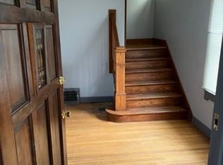 413 W Edwards St #A, Springfield, IL 62704