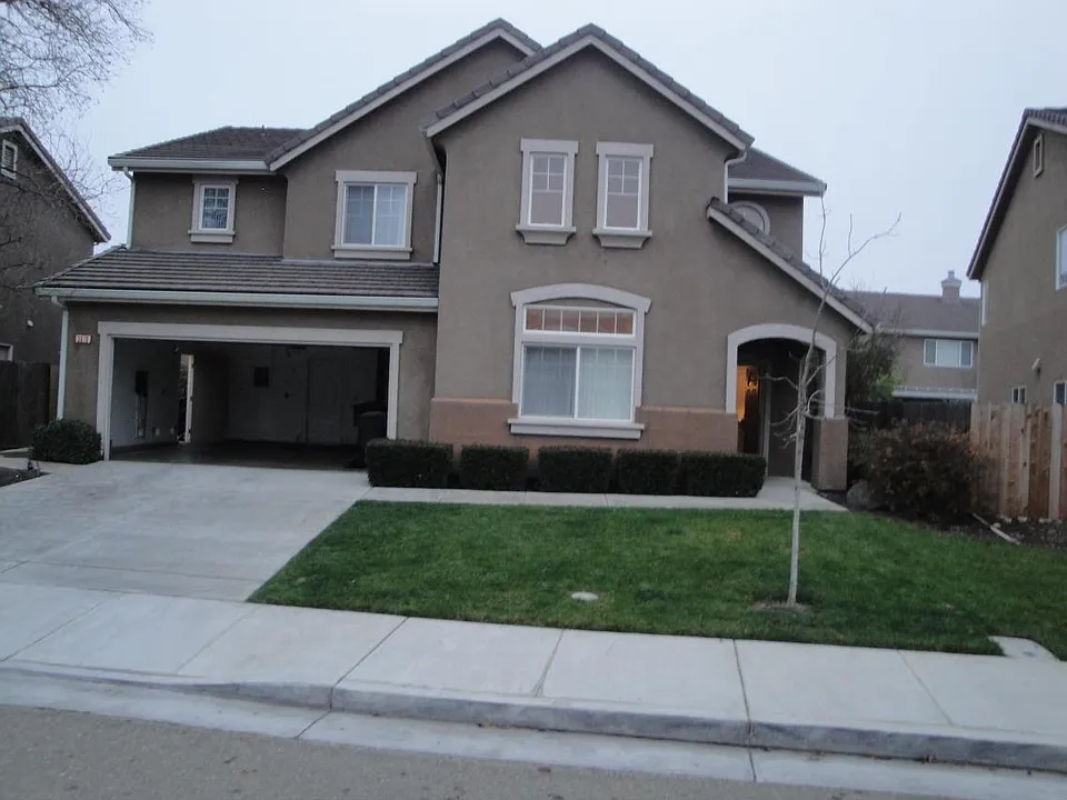 3976 Chateau Ln