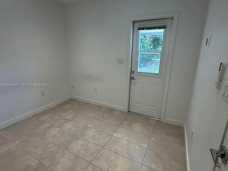 2333 SW 58th Ave #1 — Photo 5