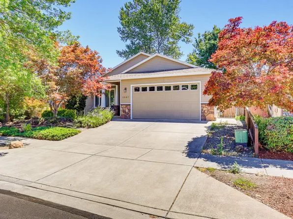 1007 Highbury Dr, Medford, OR 97501