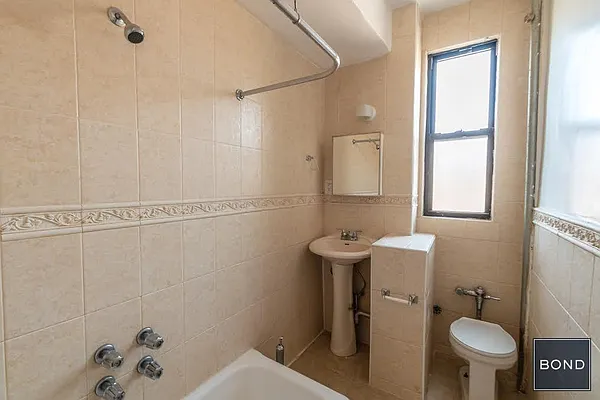 Rented by Bond New York | media 4