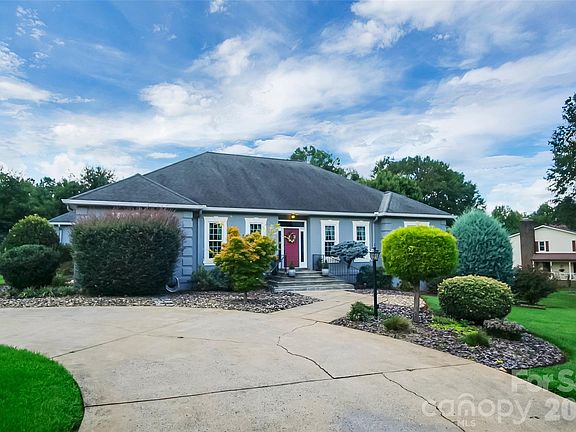 2nd image of 1808 Country Garden Dr