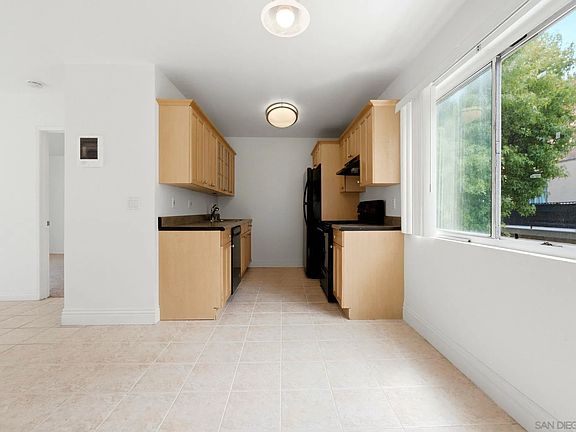 3rd image of 2850 Reynard Way APT 16
