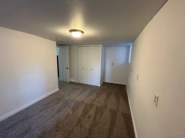 1424 West 10th Apartments — Photo 7