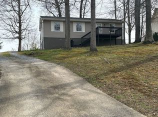 172 Village Ln, Gray, TN 37615