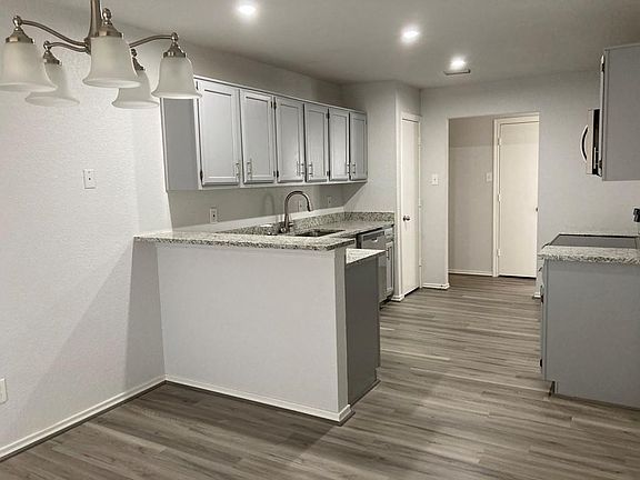 5th image of 2309 Red River Dr