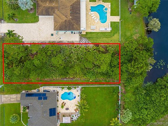 3rd image of 2811 SE Grand Dr
