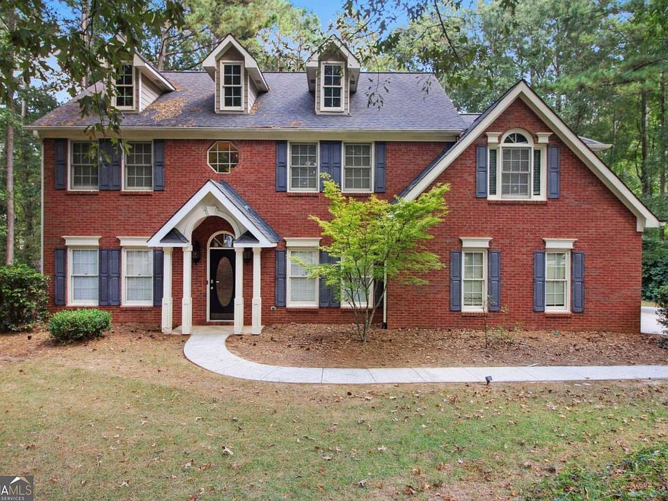 1st image of 210 Longwood Dr