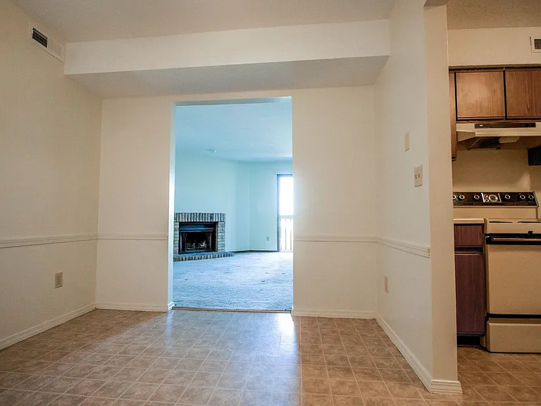 2408 Rainbow Ave — Photo 8