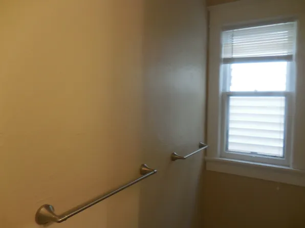 1332 S 72nd St, Milwaukee, WI 53214