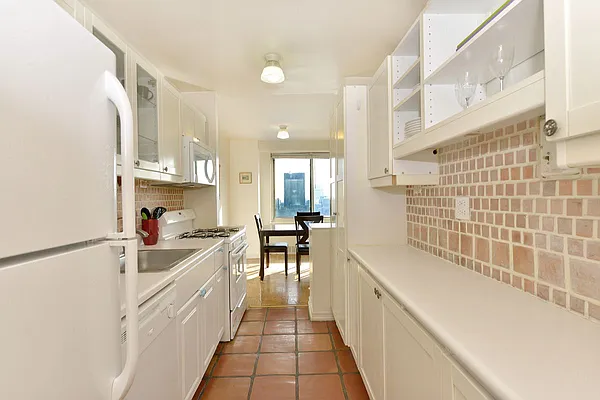 400 Central Park West #19P in Upper West Side, Manhattan