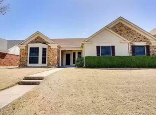 1020 Buckeye Dr, Mesquite, TX 75181