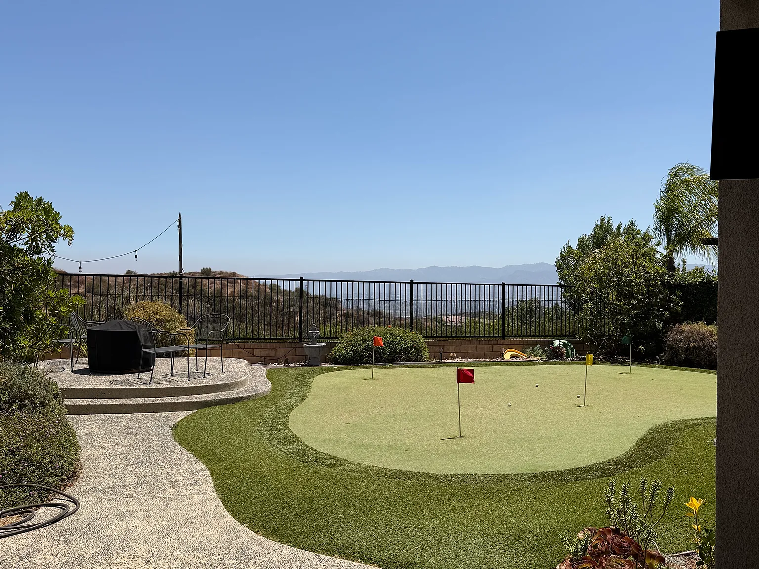 6 bed, 4.5 bath, 3572 sqft, $6,300 — Photo 3