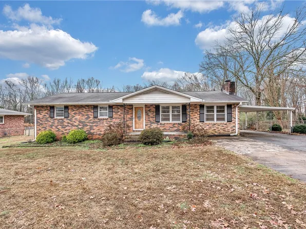 209 Englewood Cir, Starr, SC 29684