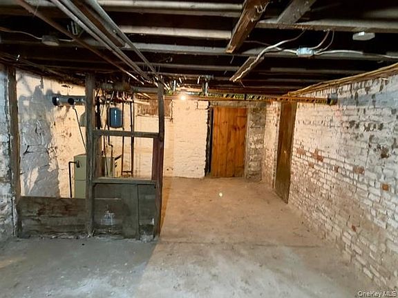 5th image of 218 Partition Street