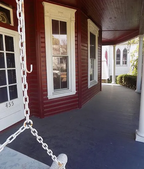 455 Maple Ave — Photo 4