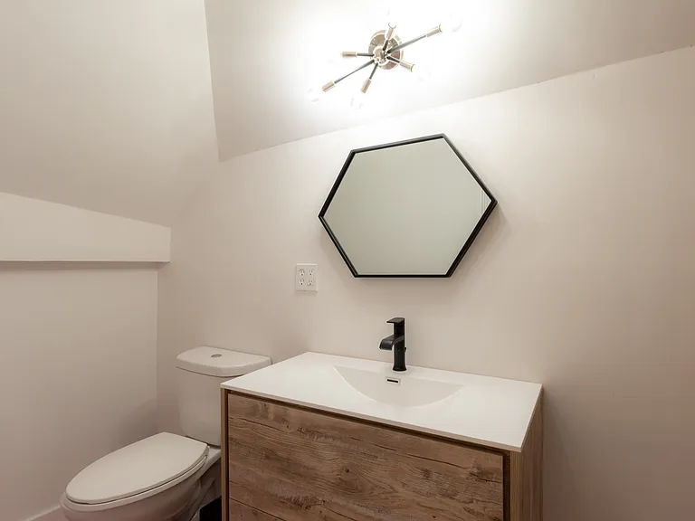 72 Flora Ave NE — Photo 34