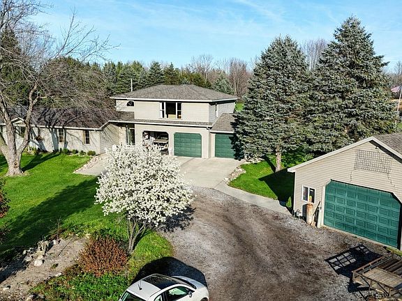 2nd image of 3815 Roehrs Rd