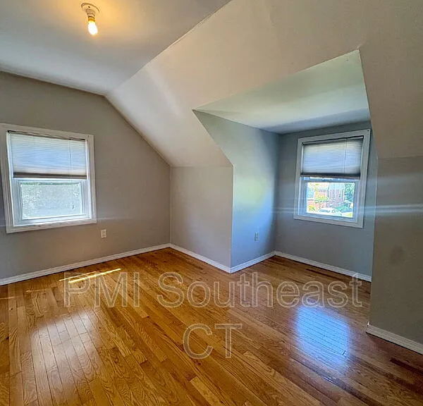 33 Country Club Rd — Photo 17