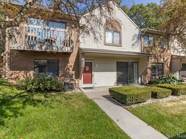 413 Water Tower Cir, Brighton, MI 48116