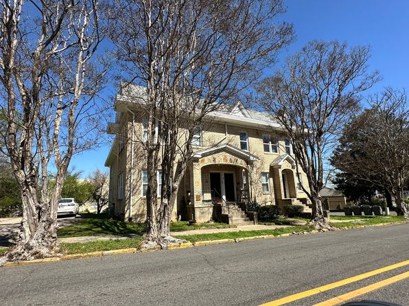 200 Hawthorne St APT 4