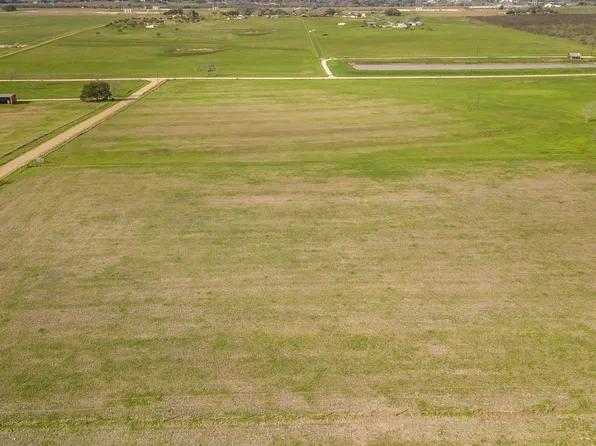 4 TRACT CR 358 CR 359A LOT 4, Shiner, TX 77984