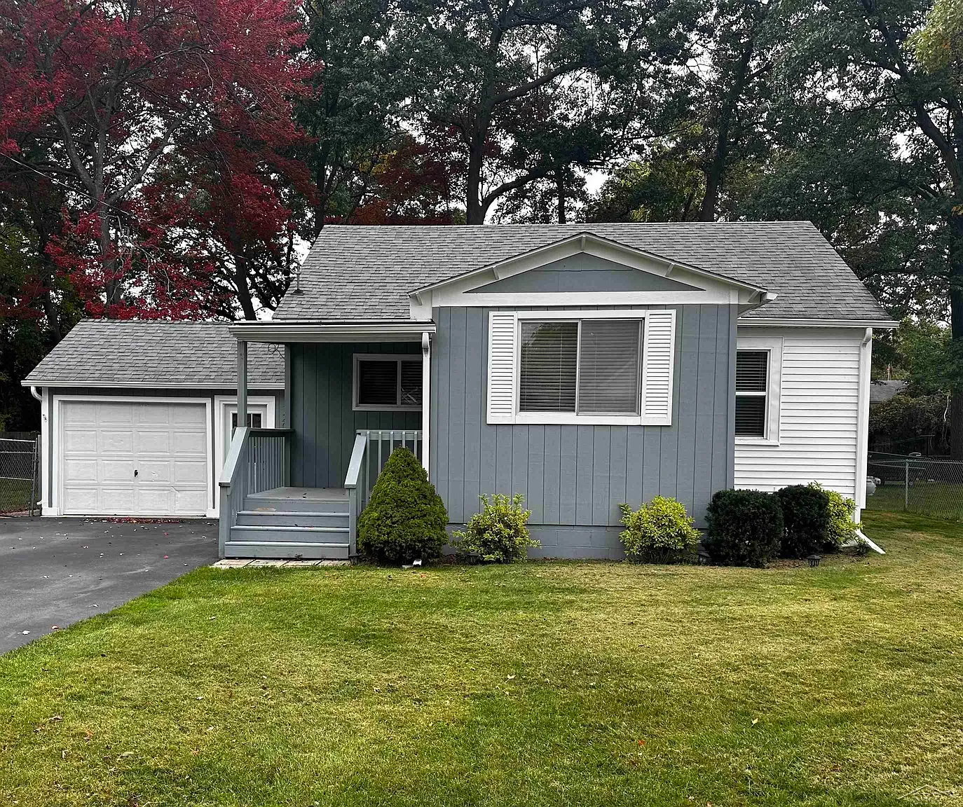120 York Dr photo 1