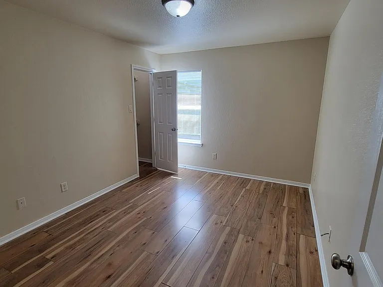 1001 Leah Dr #B — Photo 8