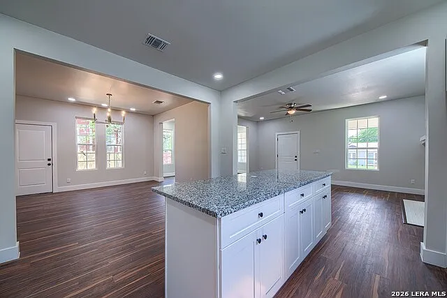 823 W French Pl — Photo 5