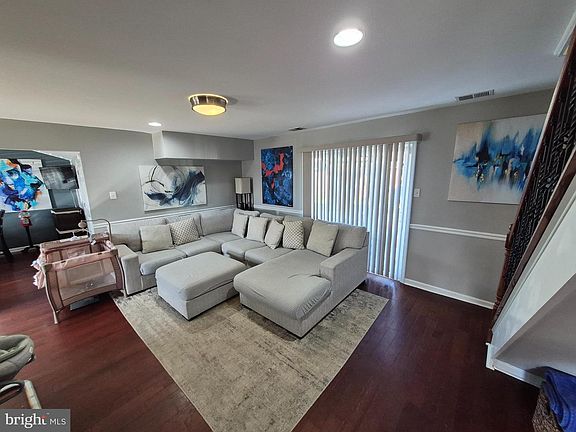 3rd image of 45 Coral Ln