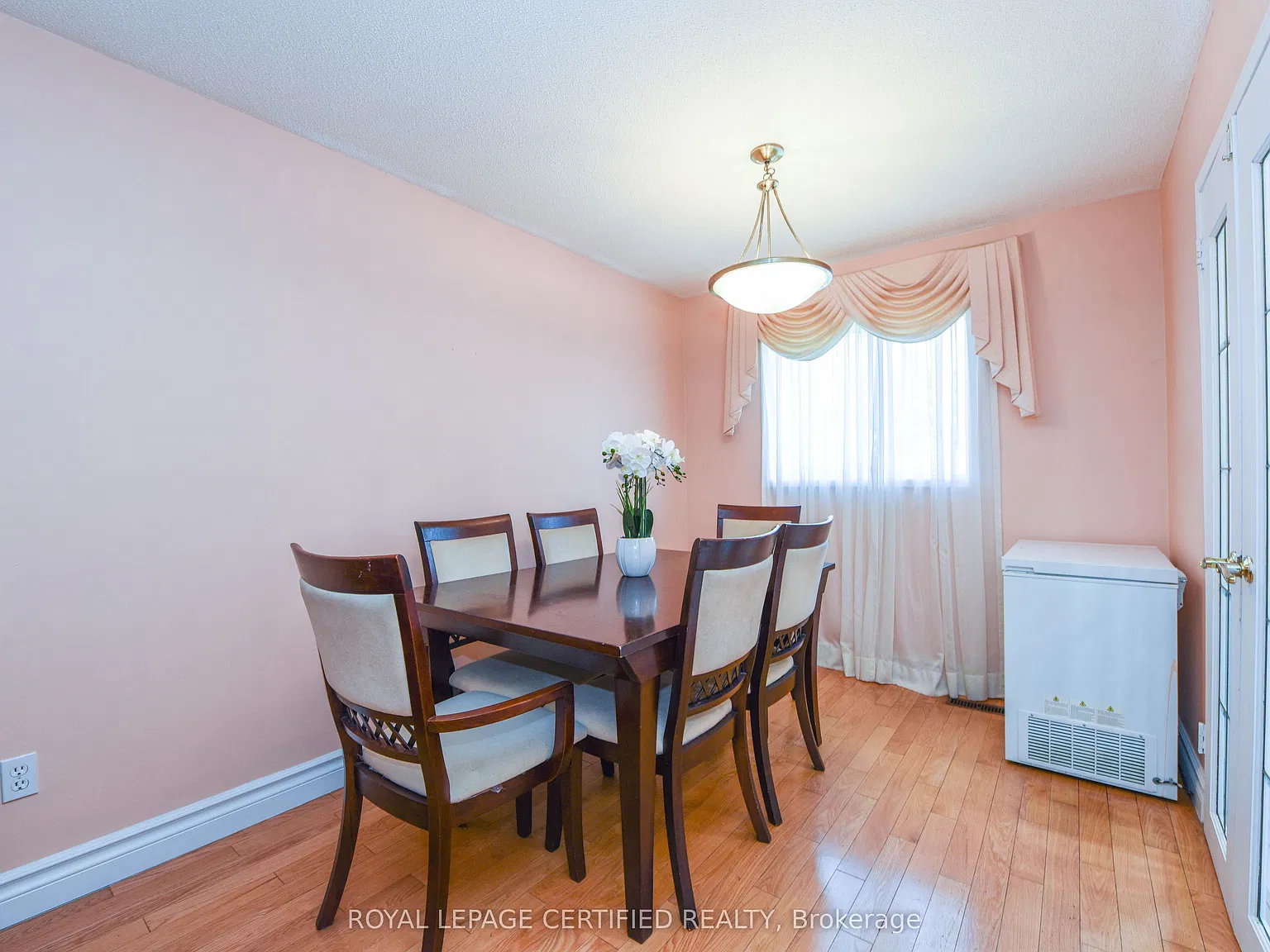 4 bed, $3,700 — Photo 3