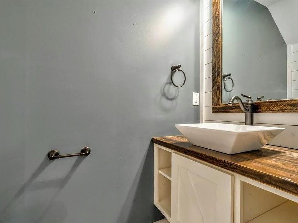 Half bathroom