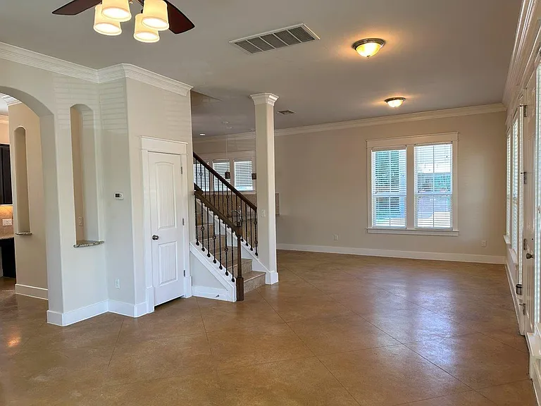 505 W North Loop Blvd #A — Photo 10