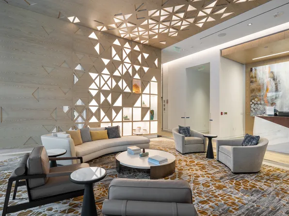 987 Queen St #2912, Honolulu, HI 96814