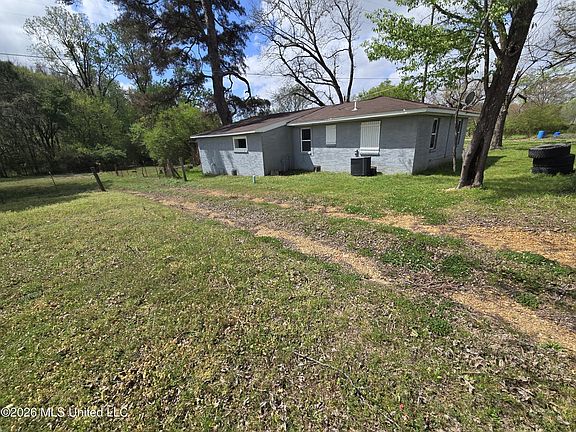 3rd image of 246 Anderson Rd