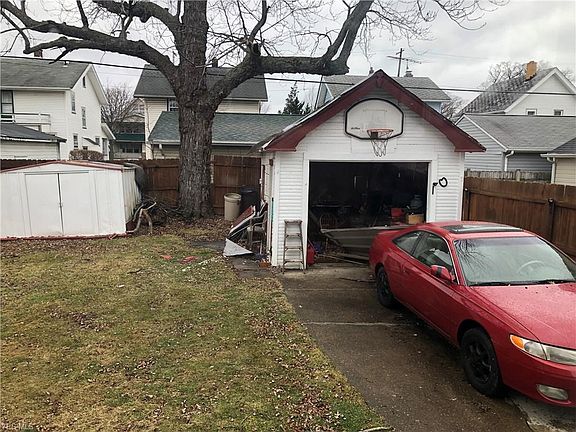 4th image of 1596 Cordova Ave