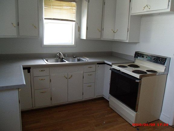 4th image of 1028 2nd Ave S