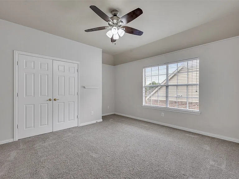 4758 Ridgeland Dr — Photo 15