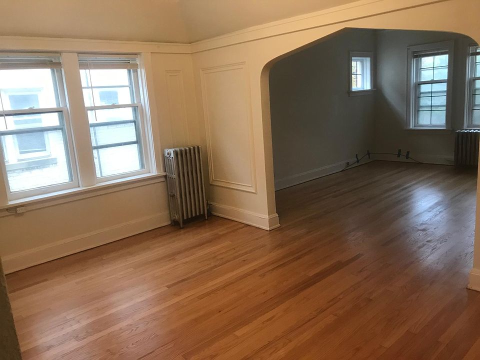 1st image of 3819 N Oakland Ave #4