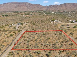 2 Lamprey Rd, Apple Valley, CA 92308