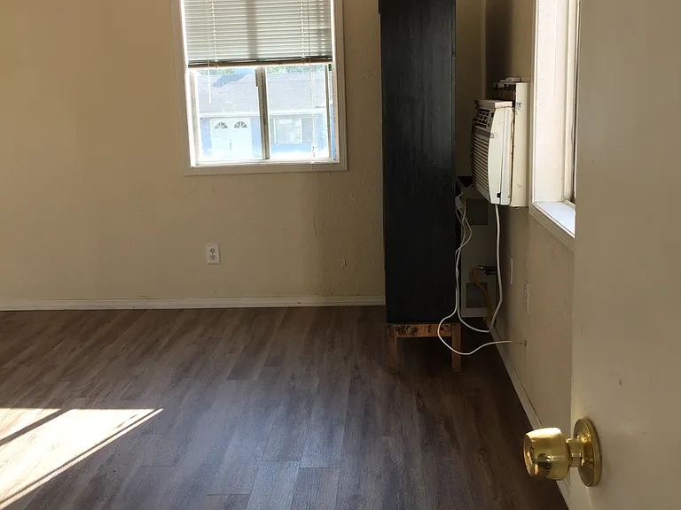 33141 Case St #B — Photo 5